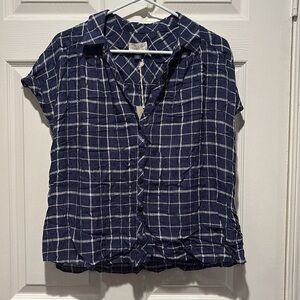 NWT UNIVERSAL THREADS BLUE BUTTON DOWN